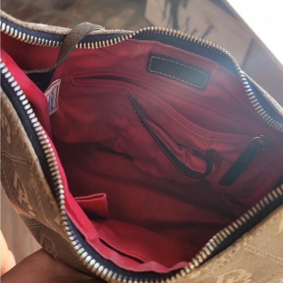 Vintage Dooney & Burke hand bag. Great condition! - Picture 3 of 6
